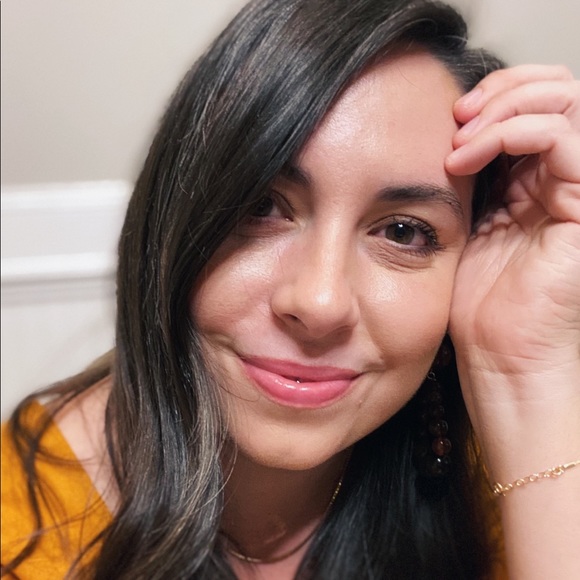 Meet your Posher, Alison - Picture 1 of 1